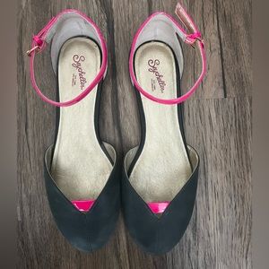 Seychelles leather flats. Size 9. Bought online from Seychelles. Never worn.